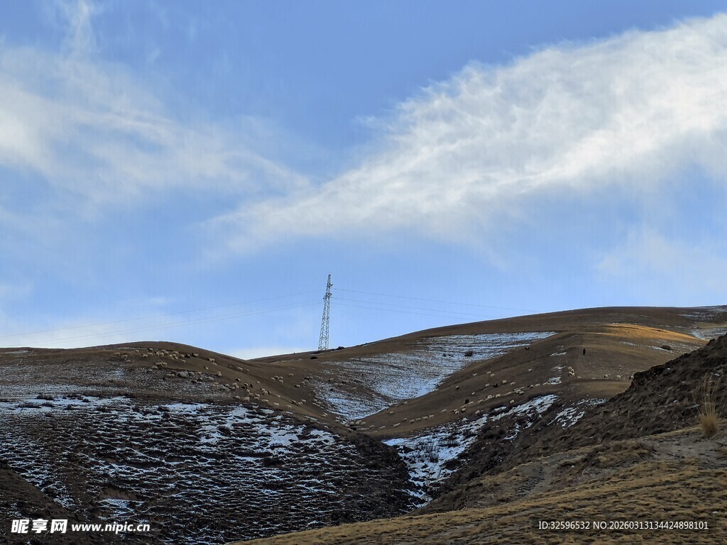 冬日旷野山丘风景