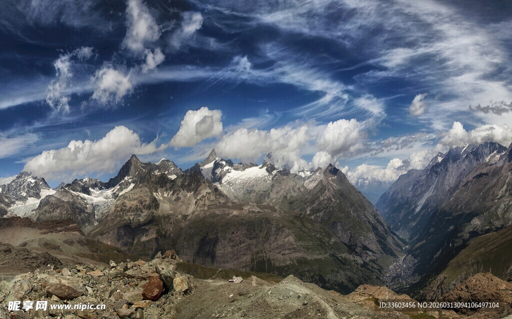 壮丽高山云海景观
