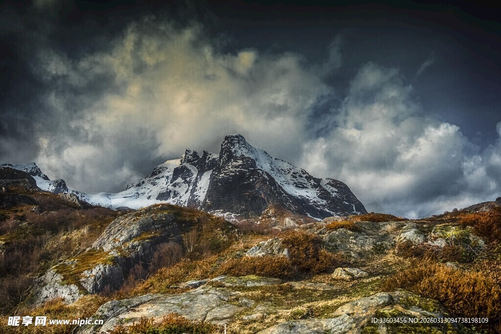 壮丽雪山自然风光