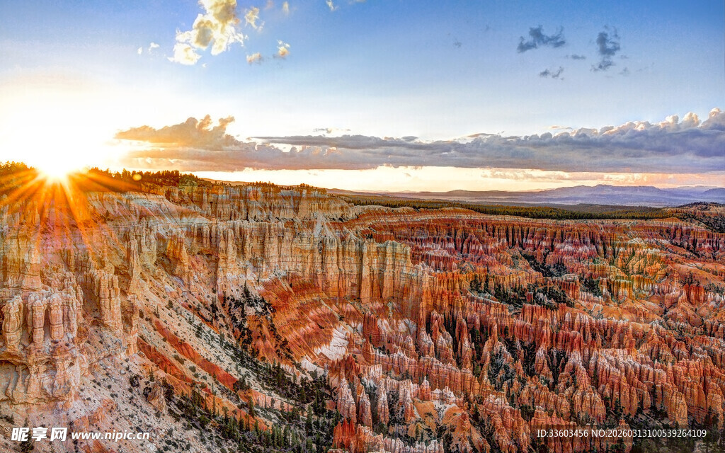 壮丽山谷日出美景