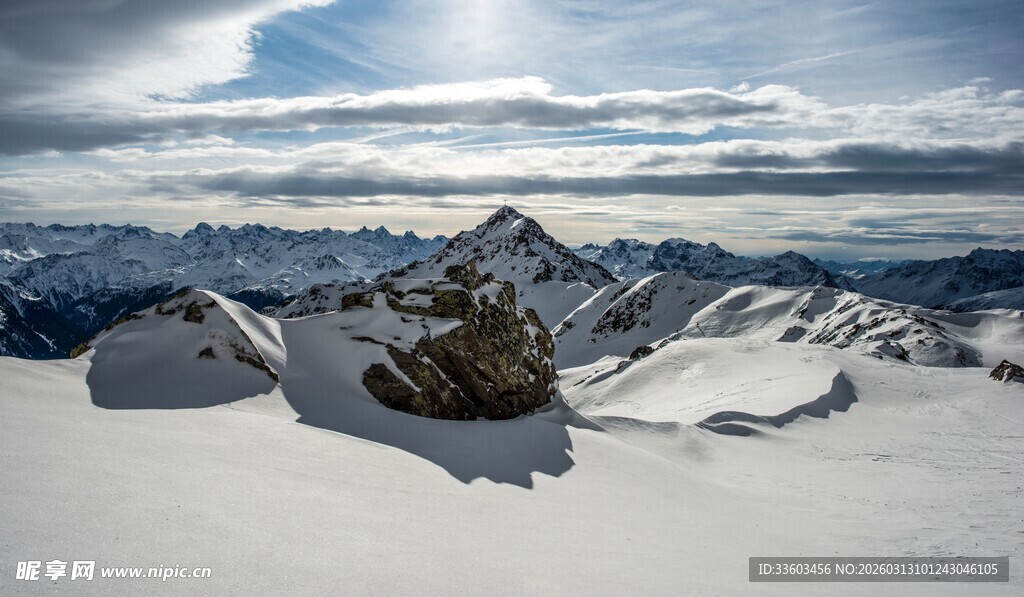 雪山壮丽风光