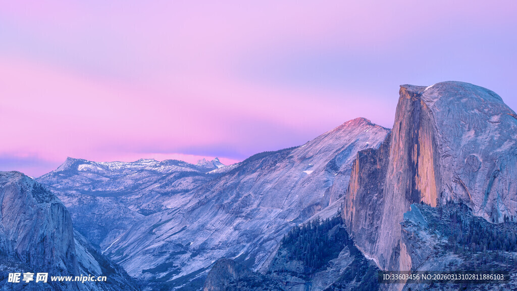 壮丽山景与梦幻天空