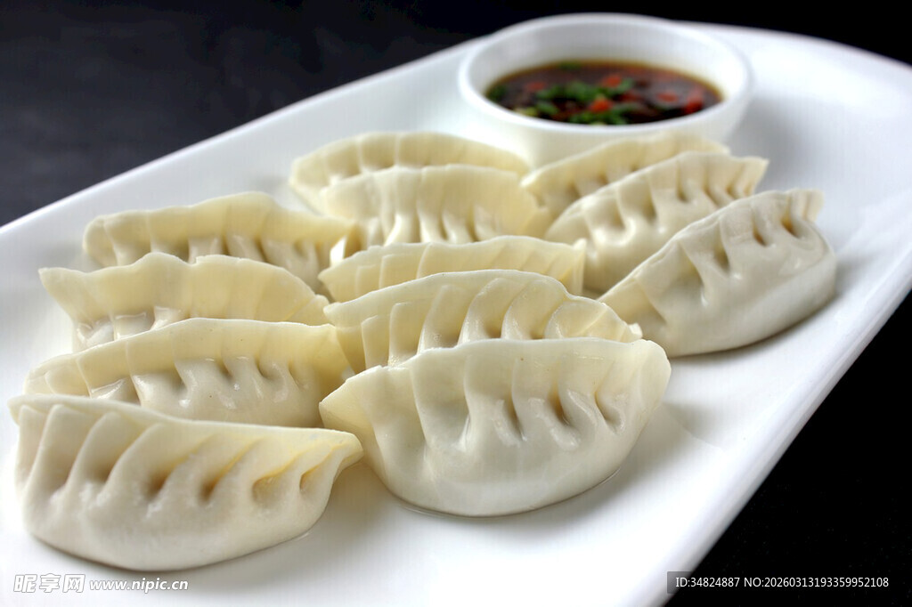 美味饺子配蘸料