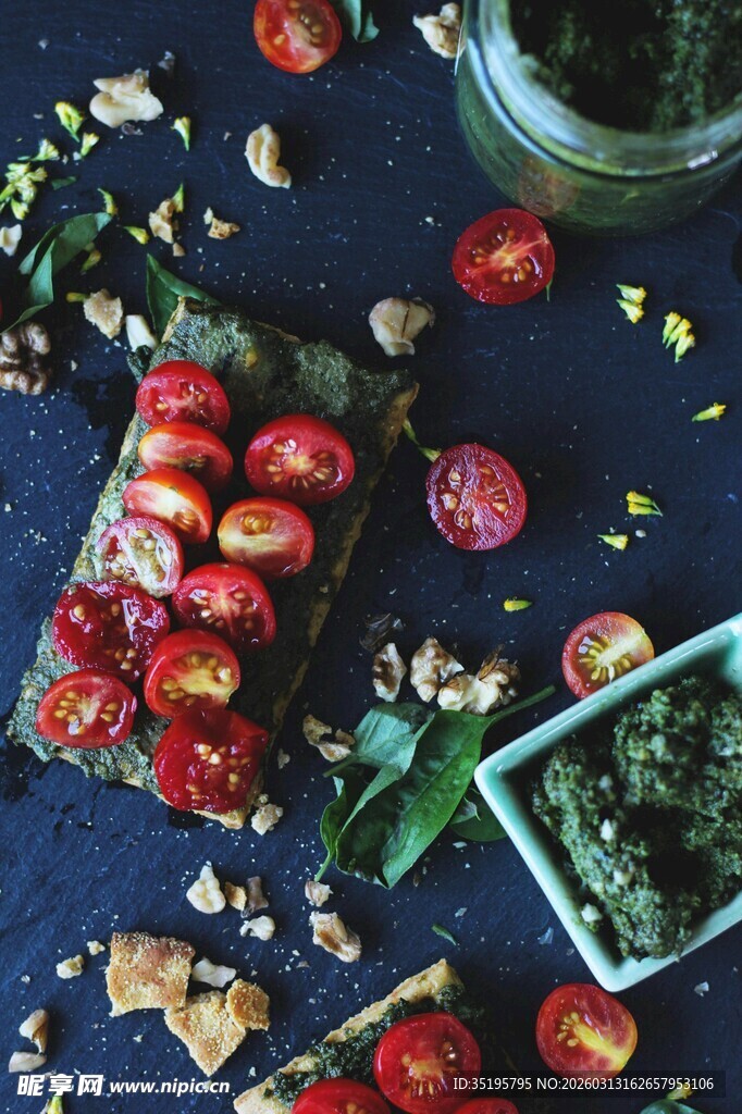 美味多彩的番茄奶酪拼盘