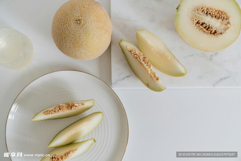 新鲜甜瓜切片摆盘展示