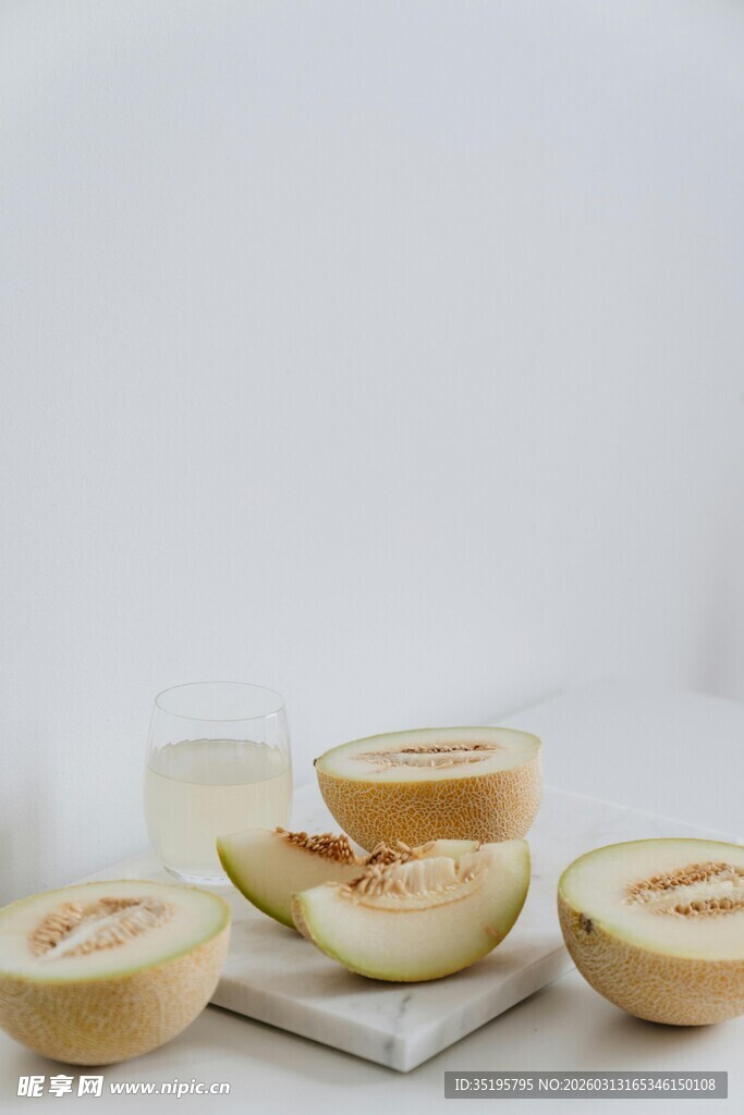 新鲜切开的美味甜瓜