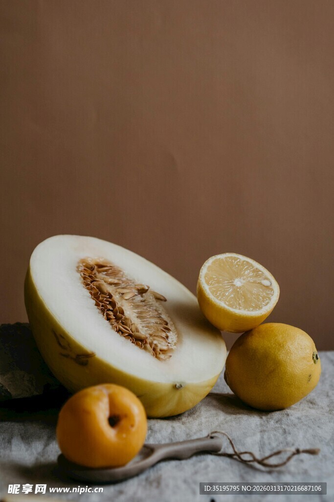 甜瓜柠檬杏子静物组合