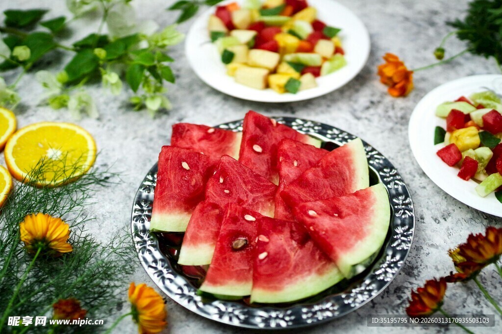 多彩鲜果拼盘夏日美味