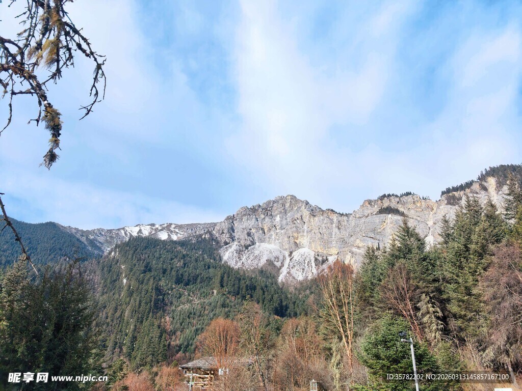九寨沟壮丽山景