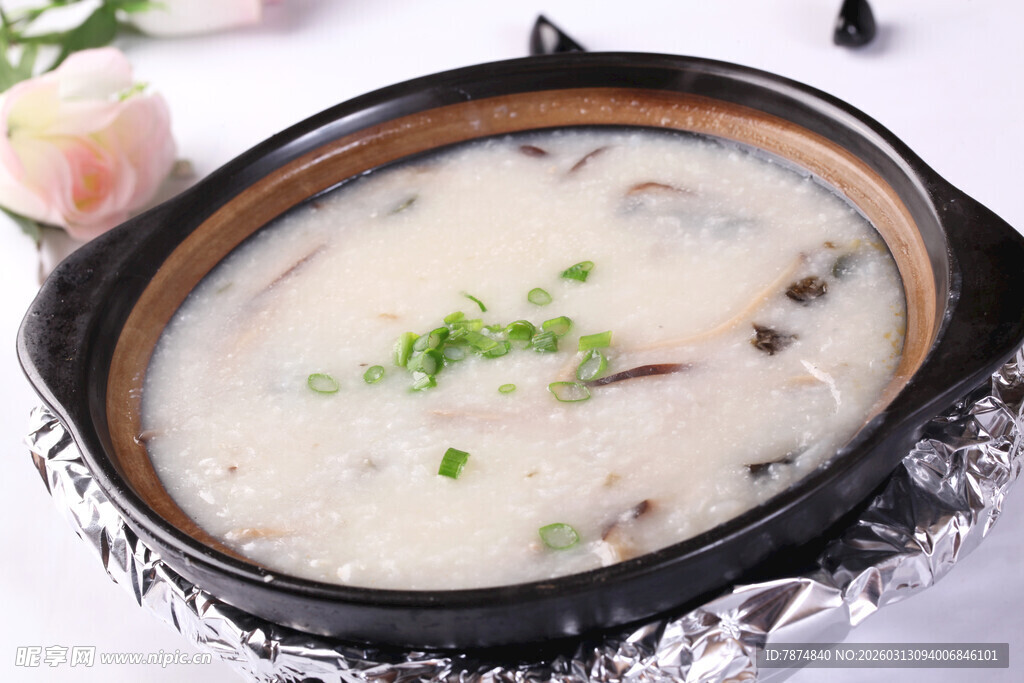 砂锅菌菇汤 鲜香诱人