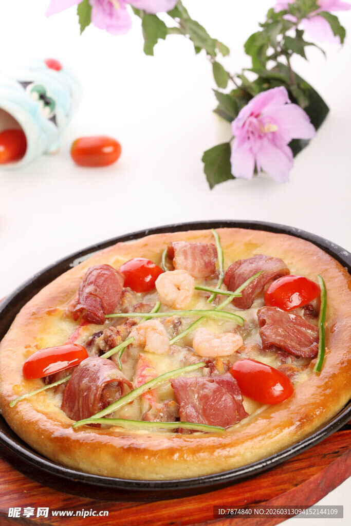 美味火腿披萨诱人呈现