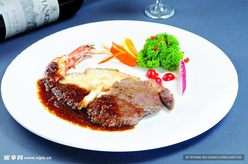 美味牛排摆盘精致