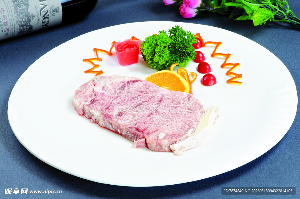 美味生肉摆盘 色彩诱人