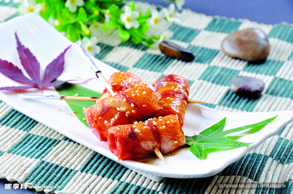 美味烤肉串摆盘精致