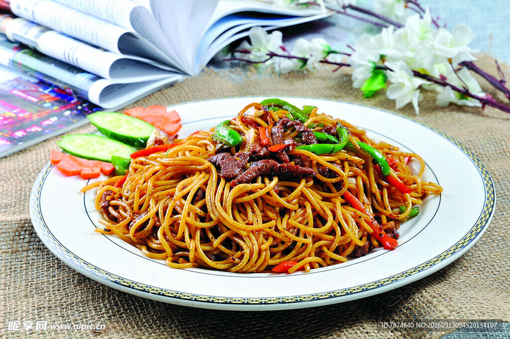 美味炒面 色彩诱人