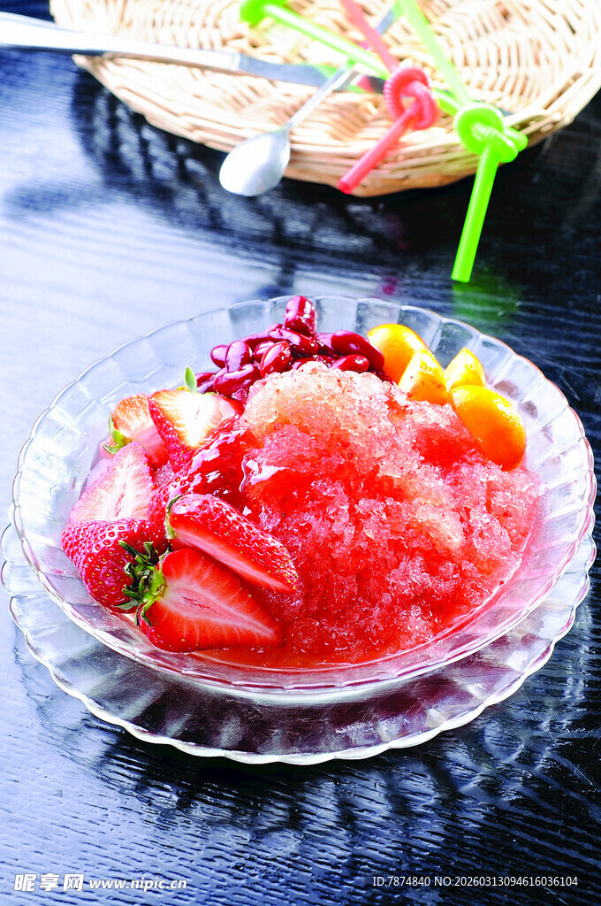 缤纷水果冰沙 美味诱人
