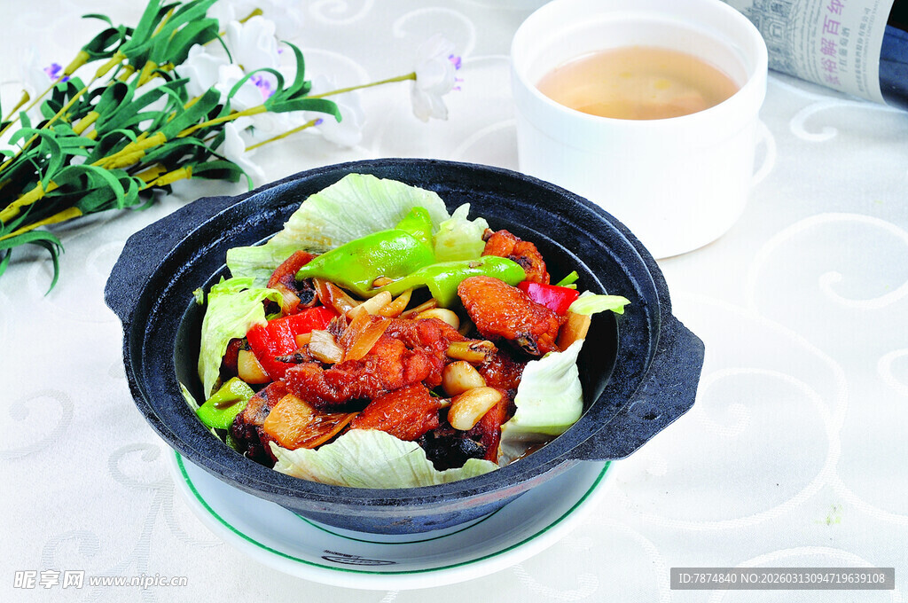 美味蔬菜煲搭配热饮