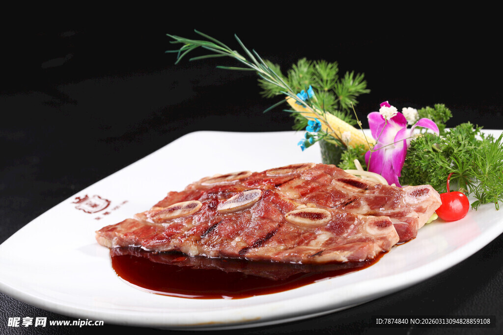 美味酱牛肉摆盘精致