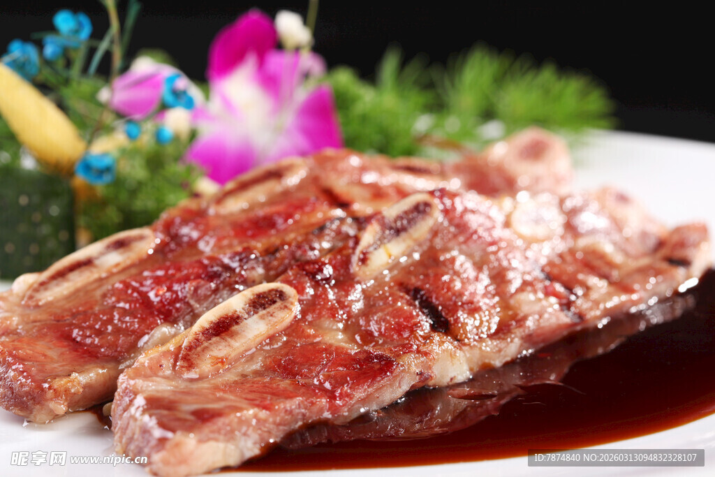 美味酱汁烤羊排