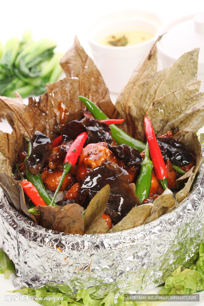 锡纸包裹的美味炒田螺