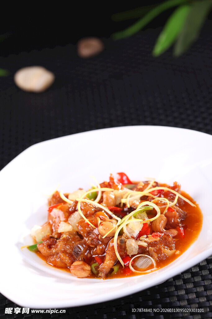 香辣可口的特色凉拌花甲