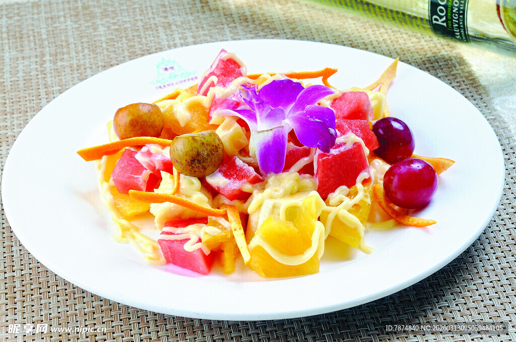 多彩果蔬沙拉摆盘精致