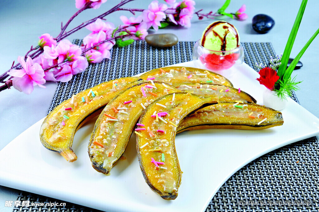 香煎香蕉摆盘精致诱人