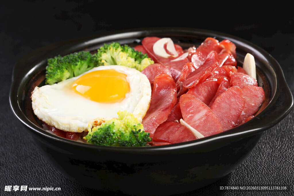 日式火腿蛋盖饭美食