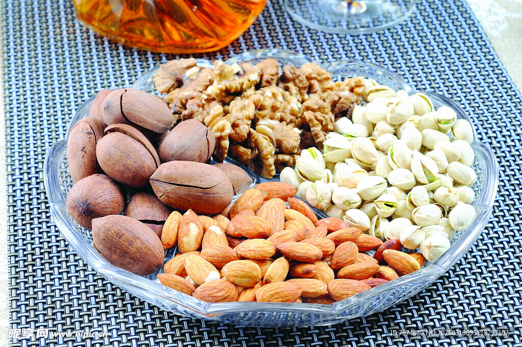 多样坚果拼盘