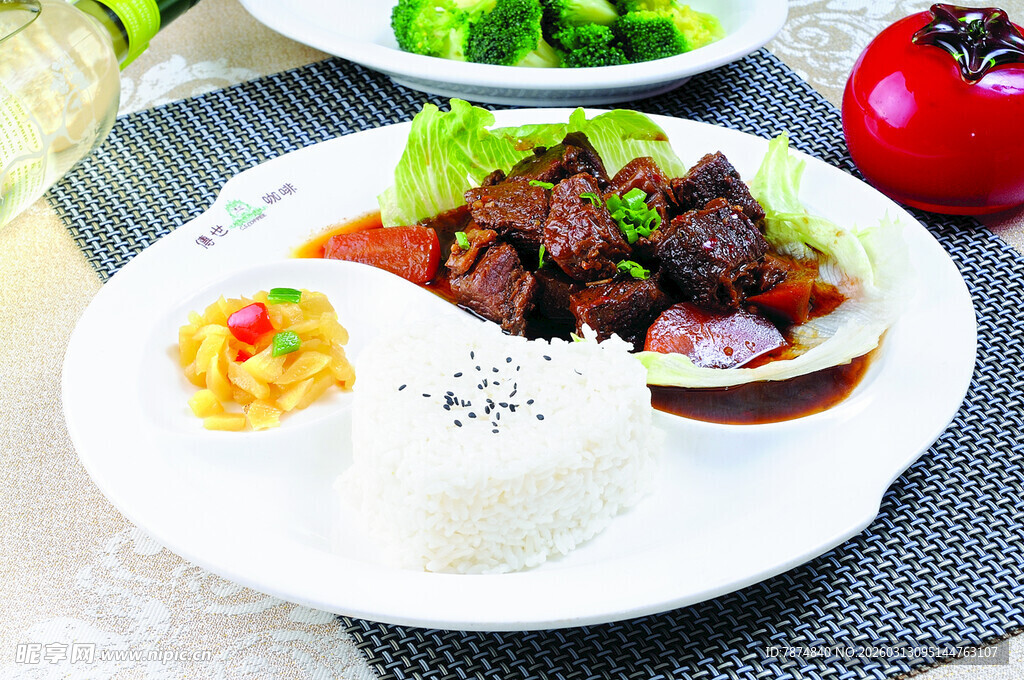 美味牛肉套餐饭