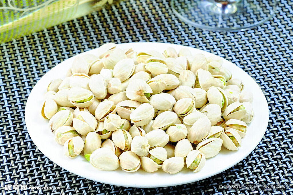 一盘美味开心果