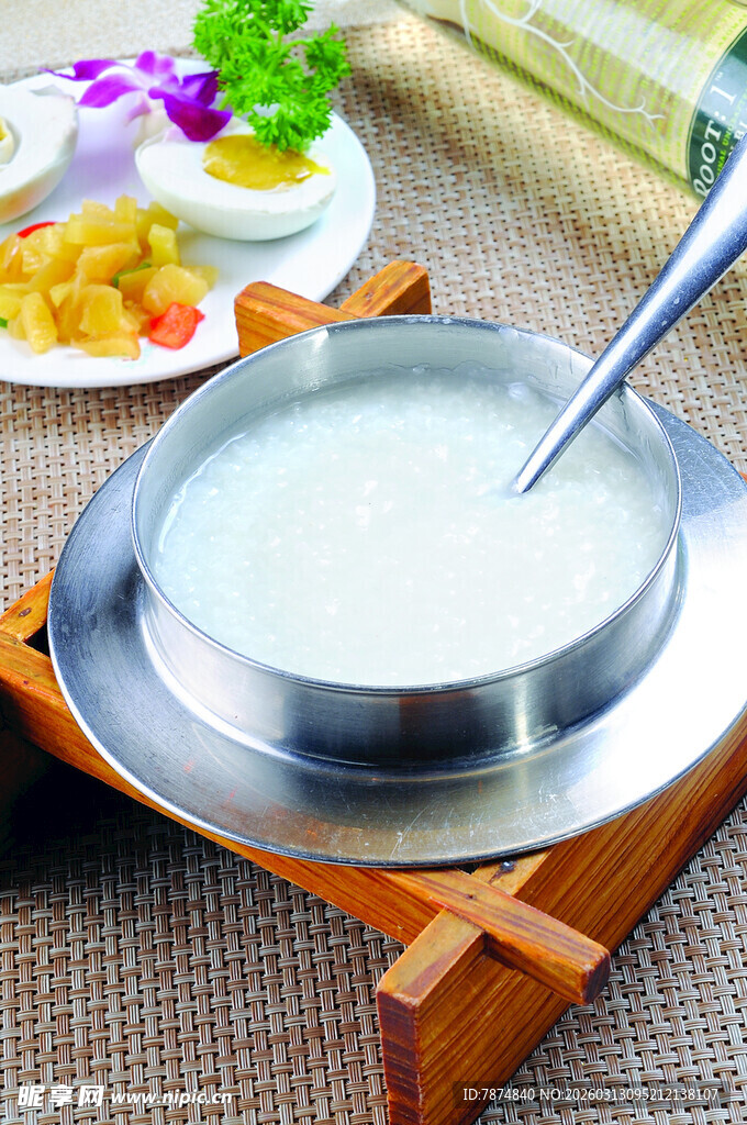 美味营养的特色鲜牛奶