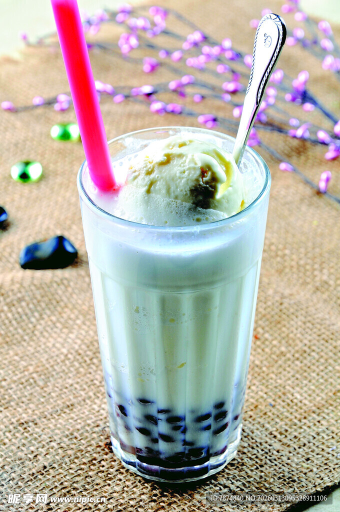 珍珠抹茶奶昔饮品