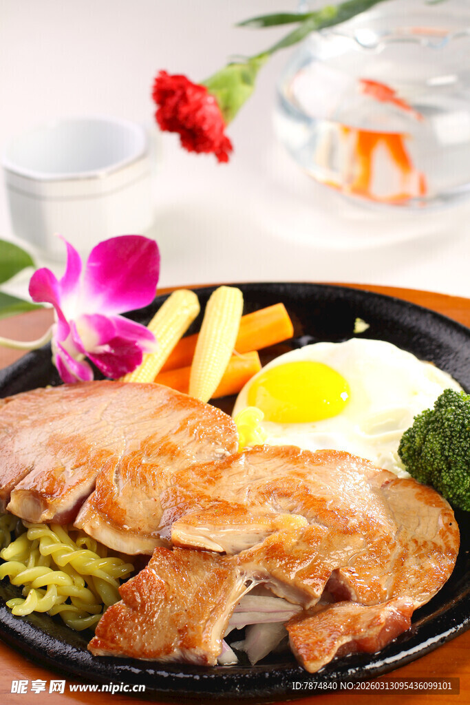 美味日式定食拼盘