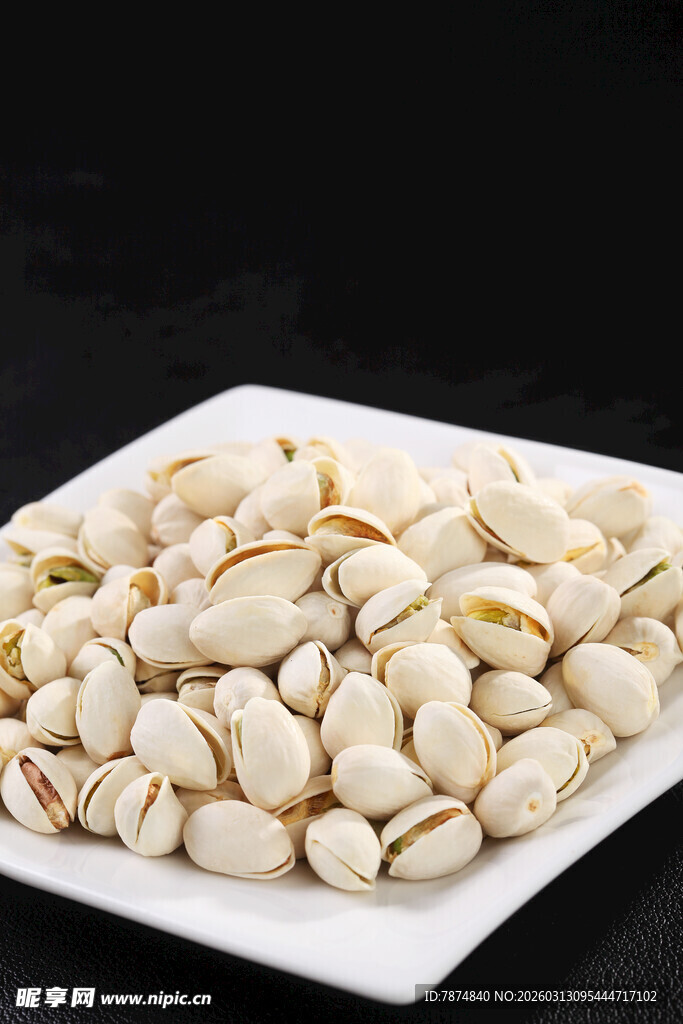 一盘美味开心果