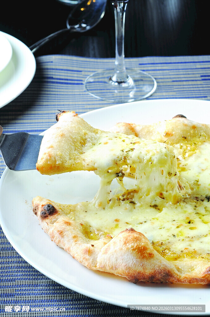 美味芝士披萨特写