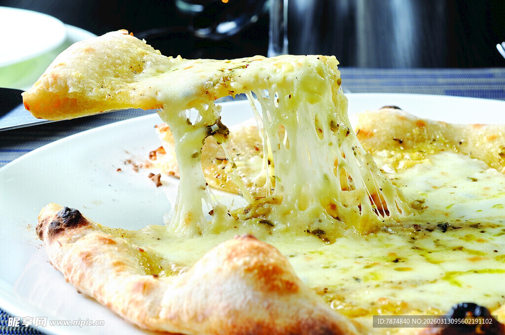 拉丝美味披萨诱人时刻