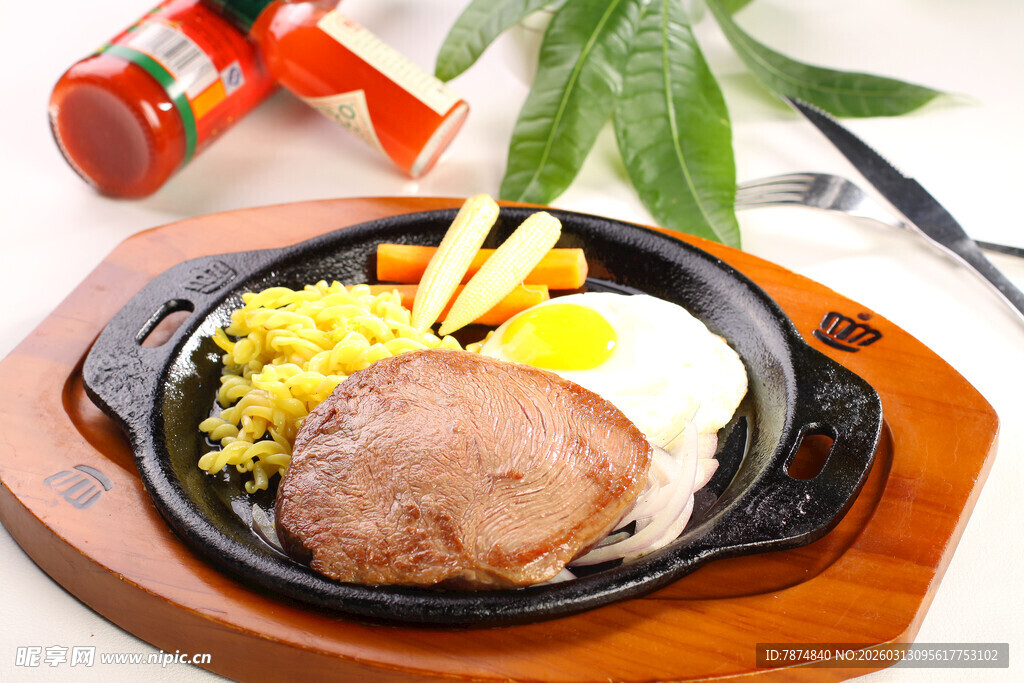 铁板牛排套餐美食特写