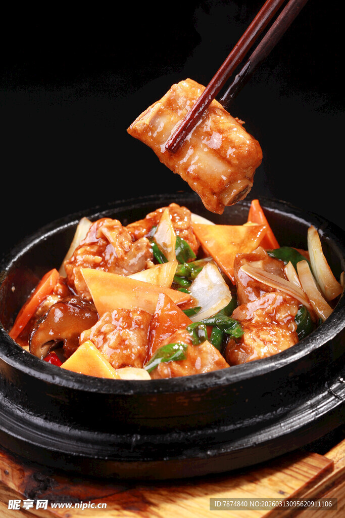 美味豆腐煲 筷子夹起瞬间