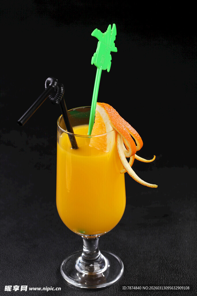 热带风情橙汁鸡尾酒