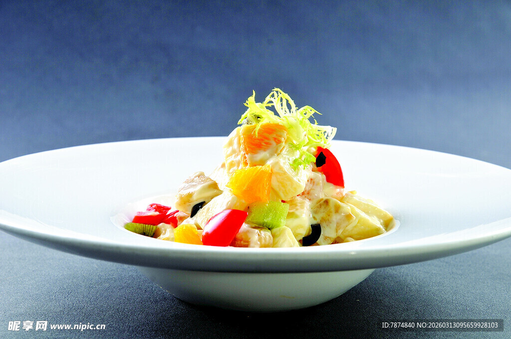 精致蔬菜沙拉摆盘