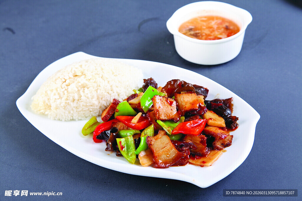 美味炒菜配米饭