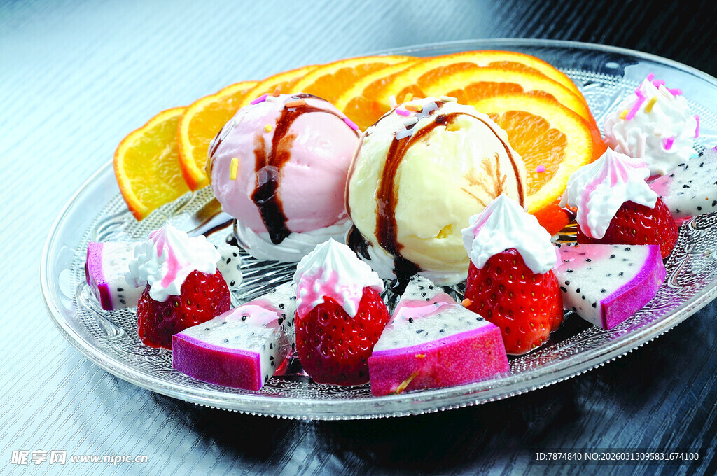 缤纷水果冰淇淋拼盘