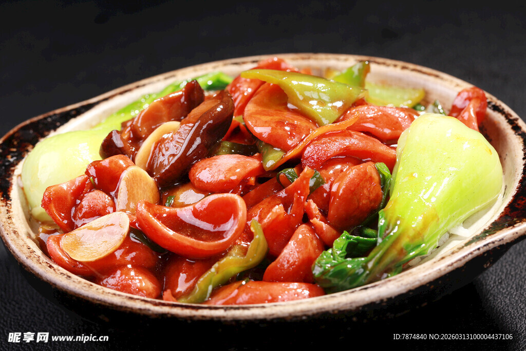 美味炒猪耳 色彩丰富诱人