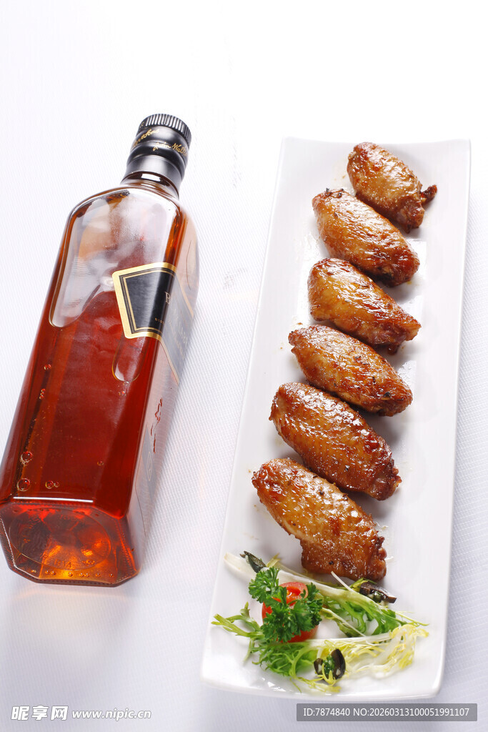 美味鸡翅配特色饮品