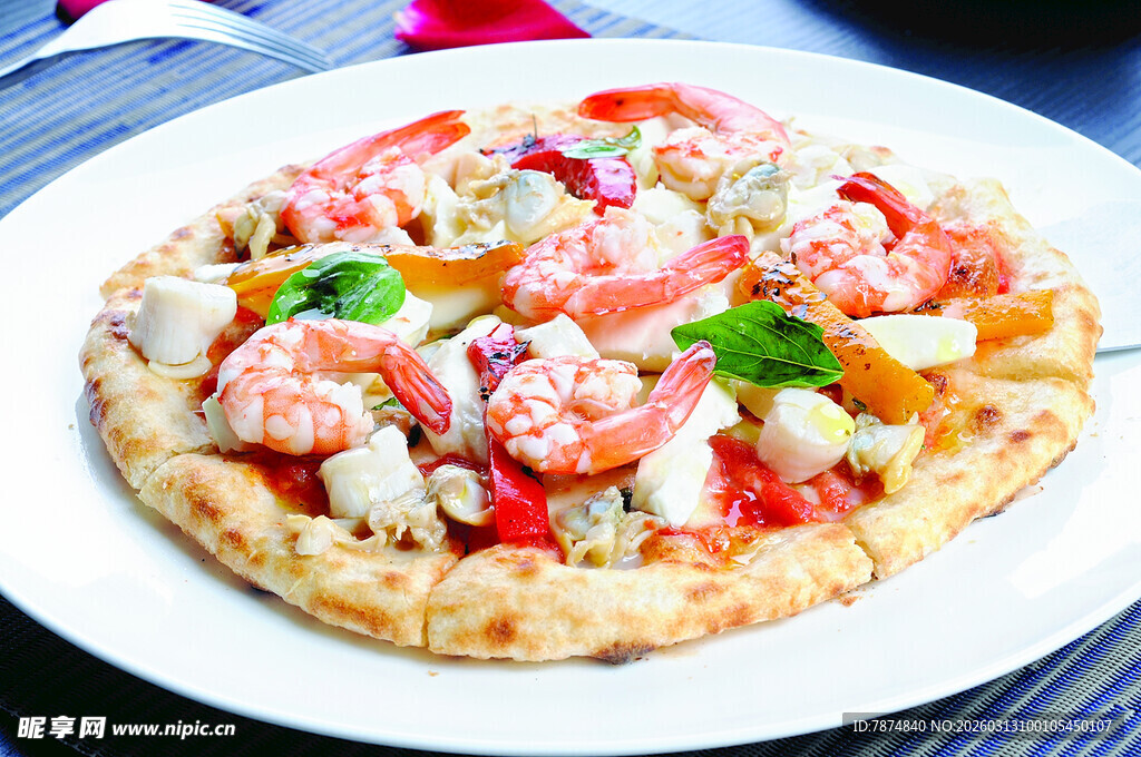 鲜虾蔬菜美味披萨