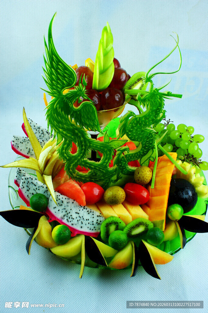 创意果蔬雕刻龙造型