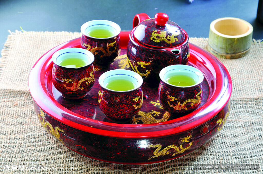 中式精美茶具套装展示