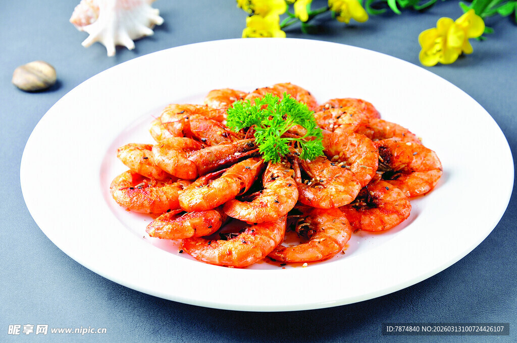 美味糖醋里脊摆盘中