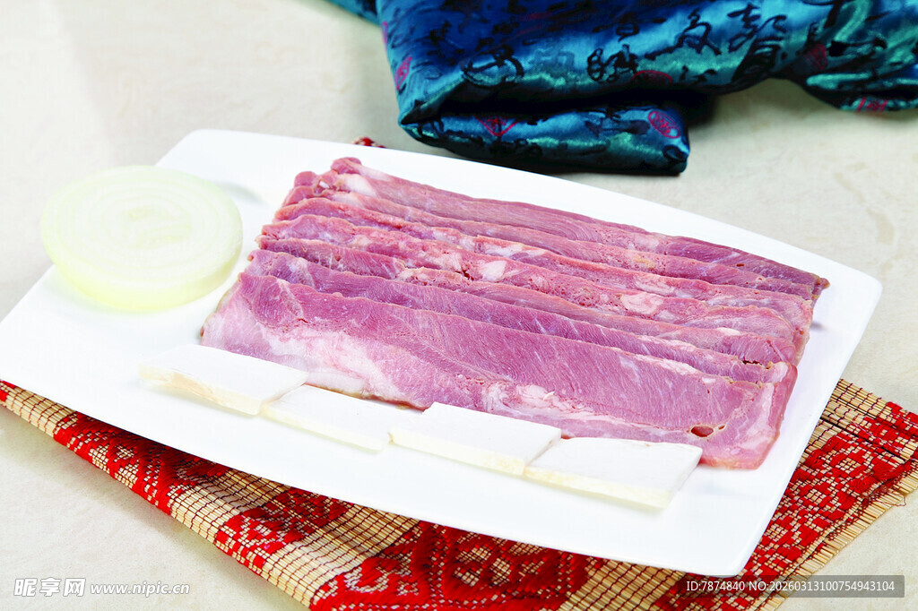 紫色火腿切片摆盘